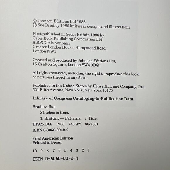 Stitches in Time: Over 70 historically-inspired knit by Bradley, Sue HB FPT 1986 - Picture 10 of 16